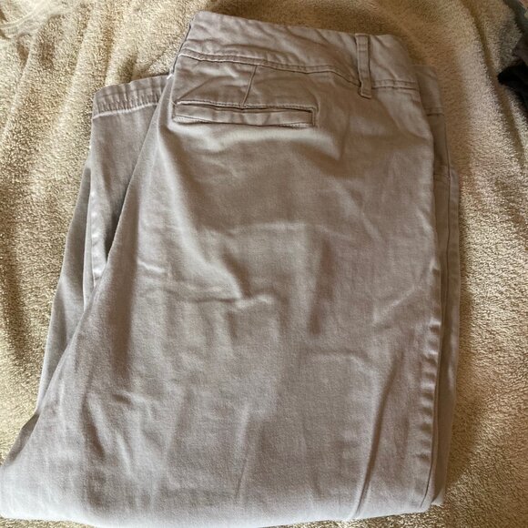 St Johns Bay Tan Capri - Picture 2 of 3